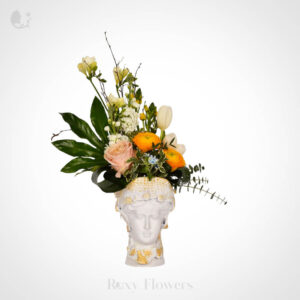 Aranjament floral trandafiri roz și ranunculus  – Zeița florilor